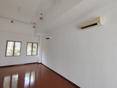 Oug/Happy Garden 3.5 Storey Gated Guarded Terrace House For Rent