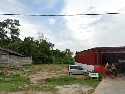 Pekan Lama School , Besides Bomba Station Resident Title Land For Rent