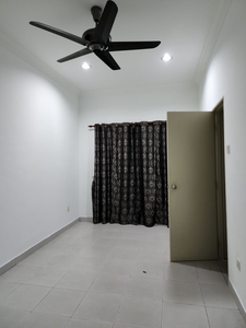 SEREMBAN 2 S2 HEIGHT DOUBLE STOREY PARTIALLY FURNISHED FOR RENT