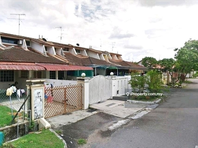 Taman Perling Single Storey Terrace House, Well Condition