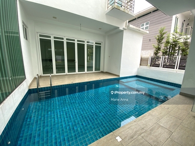USJ Freehold Guarded Bungalow with Pool