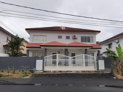 Landed Semi-D House For Rent @ Taman Pinggiran Putra EQUINE PARK,