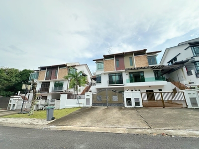 3 Storey Cluster House For Sale / The Gateway @ Holizon Hills / Iskandar Puteri