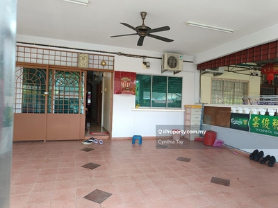 Beautiful fully extended and furnished single storey in Seremban 2