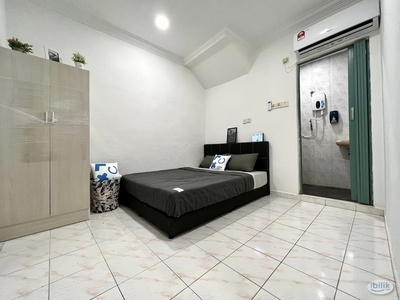 Comfy Master Room at Taman Johor Jaya, Johor Bahru [ 10 Mins to IKEA , AEON , Mount Austin ] ⭐⭐
