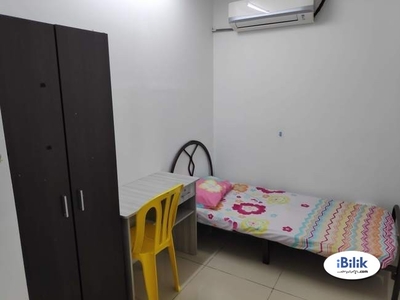 comfy Small Room at Pacific Place, Ara Damansara, Petaling Jaya, near LRT Station