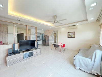 Lagoon Suites Condominium, Kota Kemuning Semi Furnished for Rent