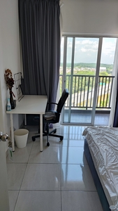 Middle room in BSP21 for rent