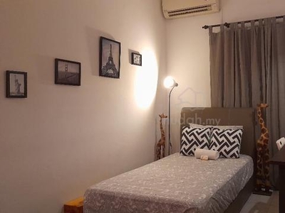 Nice Medium Room, Kota Kemuning, Seksyen 32, Shah Alam