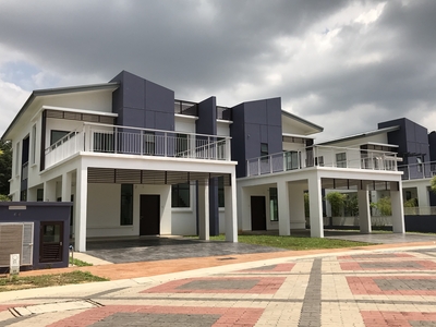 Perdana Lakeview East Opus Semi-D House For Sale