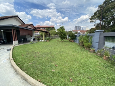 Single storey bungalow in Section 5, Petaling Jaya