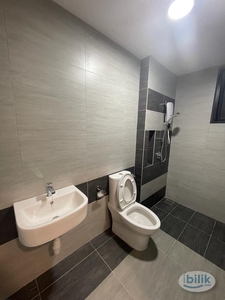 Small Room with Private Bathroom at Aster Residence, Cheras