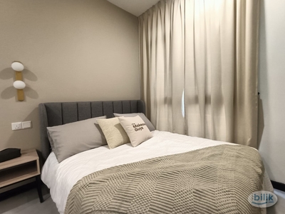 SPACIUOS STUDIO with PRIVATE Bathroom & QUEEN Bedset Near to LRT Jelatek and Amapng Park, Gleneagles Medical Centre, Jalan Ampang Hilir, KLCC