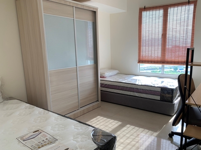 Twin Bedroom with Two Single Beds, Seaview Tower Butterworth