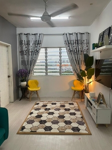 Kasturi Apartment Bandar Sri Permaisuri fully reno and b low market price