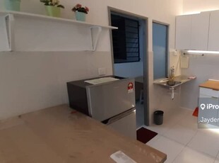 Axis Crown 2r2b Fully Furnished, 3 mins to lrt