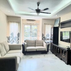 D'Kiara Apartment, Puchong Renovated Fully furnish Near amenities