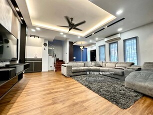 Fully Renovated Interior Design, Furnished, extended, Ready Move in!
