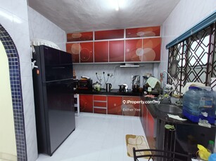 Gated-guarded, Renovated, Kitchen Extended, Near KLCC and KL City town