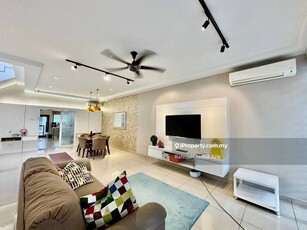 Partially furnished. Great interior design. Contact me for viewing. Tq