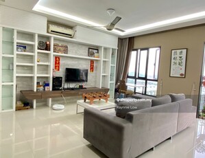 Raffles Tower (Block A) 1600sf Fully Renovated Furnished 2-C/Carparks