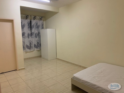Middle Room / Private Room (Queen size bed) at Seremban, Negeri Sembilan