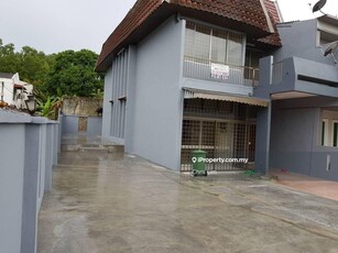 Corner double storey, 5 rooms 3 bathrooms with ample parking
