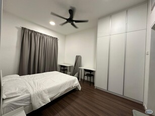 FULLY FURNISHED Master Bedroom at Batu Kawan | Free Utilities | X Agent Fee | Ready to Move In!