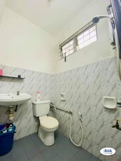 Good Location - Single Room at Bandar Puteri Puchong, Puchong