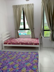 Middle Room at The Heights Residence, Ayer Keroh, Melaka