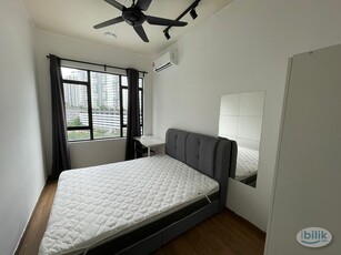 Queen bed Middle Room with Aircond & Window for Rent at The Greens residence