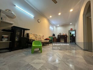 Taman Daya Single Storey House for Rent