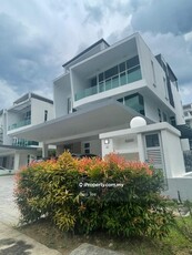 Three and half storeys bungalow for sale in Cyberjaya