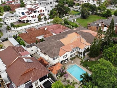 【For Sale】 2/s Bungalow With Swimming Pool Pantai Molek Tanjung Tokong