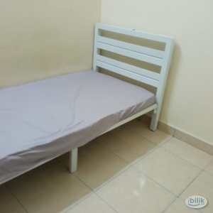 Puchong Single Room with Aircond