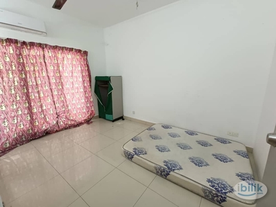 Hot Spot CHEAPEST rental & comfortable private room in Setia Indah