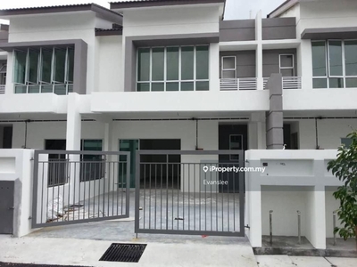 2 Sty, 4 Room Terrace House @ Bandar Saujana Putra