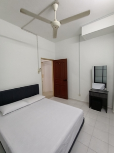 Female Room for rent @ Iskandar Puteri