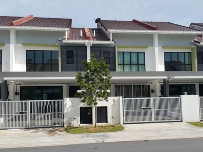 MonthlyOnly RM1.6K! 2Storey 26x85Full Loan FreeHOC