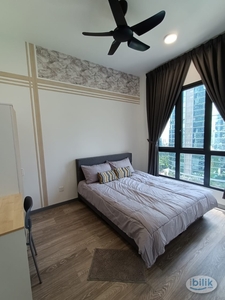 Peaceful Centerpiece: Rent Comfortable Middle Room at Bangsar South, Pantai