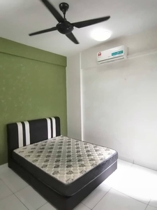 Tampoi JB, Twin Residence Medium Room For Rent