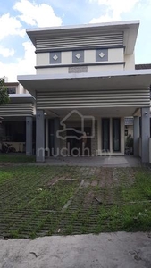 A large renovated Corner Lot Terrace House for sale