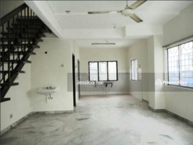 Bandar Puchong Jaya 2storey endlot house with 5'land Near amenities