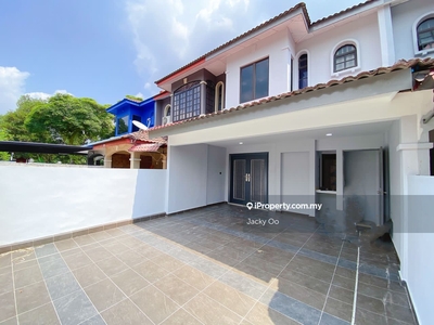 Bukit indah double storey terrace fully extend and renovated
