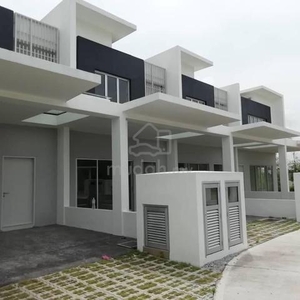 Cybersouth, Double Storey Terrace House (Casa Green)