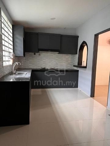 [FREEHOLD OPEN TITLE WITH RENOVATED KITCHEN] Semi-D Kampung Padang