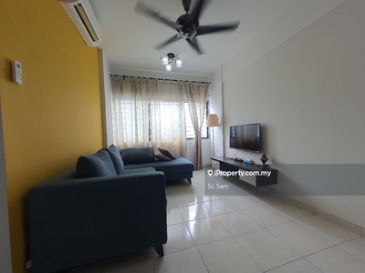 Fully Furnished 3 bedrooms with strata title and near Setia City Mall