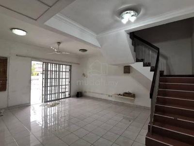 (NEW PAINTING) 2 Storey House Puchong Utama/Bukit Puchong For Rent
