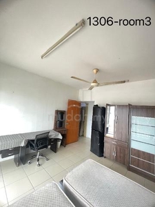 Pv12 room rent (medium with balcony)