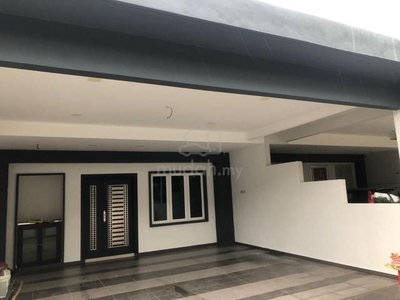 Renovated n Good condition 22x80 2 sty house Taman Semenyih Mewah Fasa